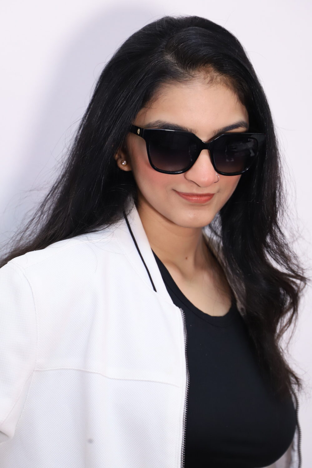 Classic Black Cat-Eye - Image 4