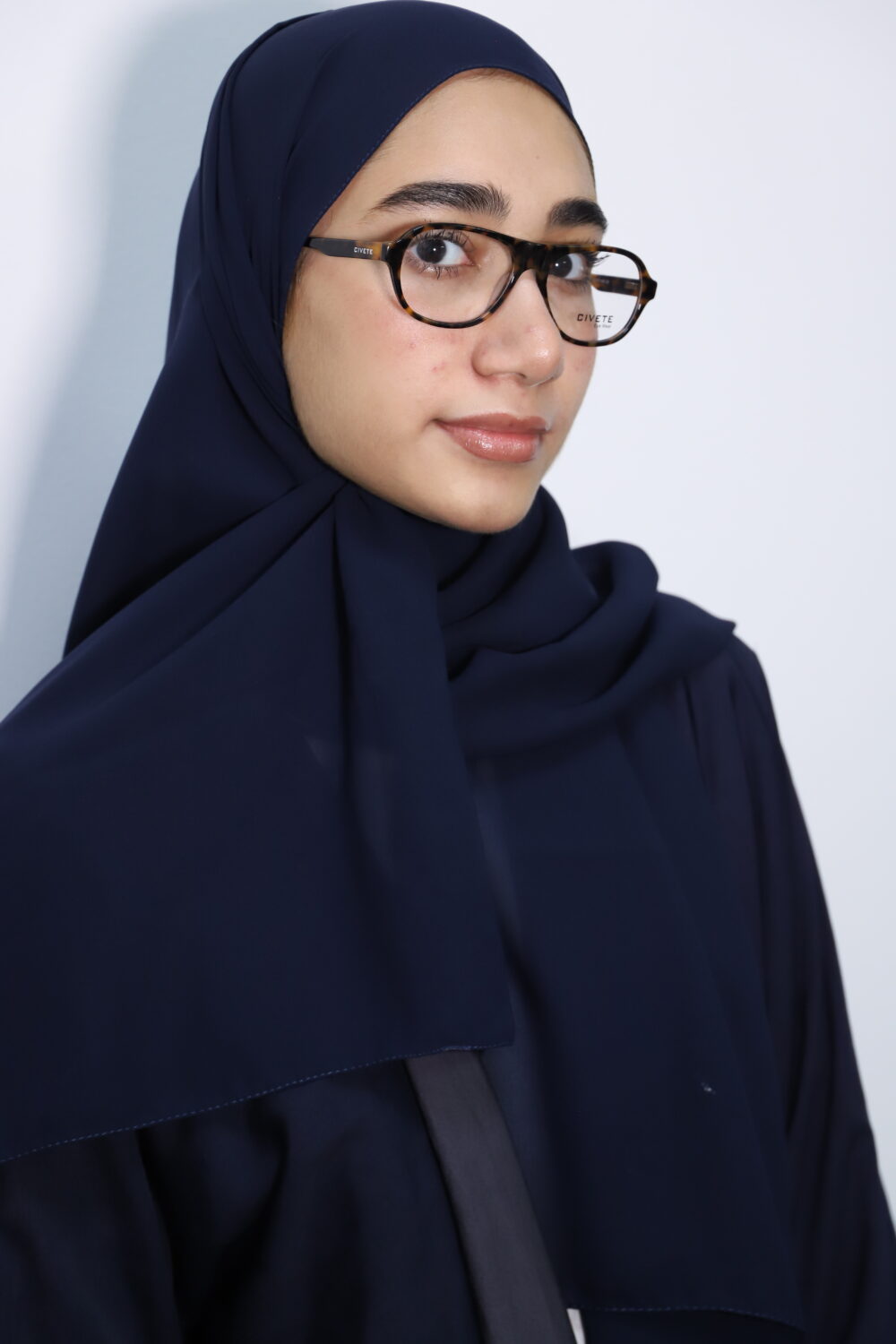 Stylish Pink Cat-Eye Glasses - Image 4