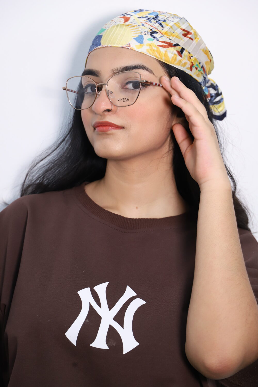 Transparent Crystal Cat-Eye Eyewear - Image 3