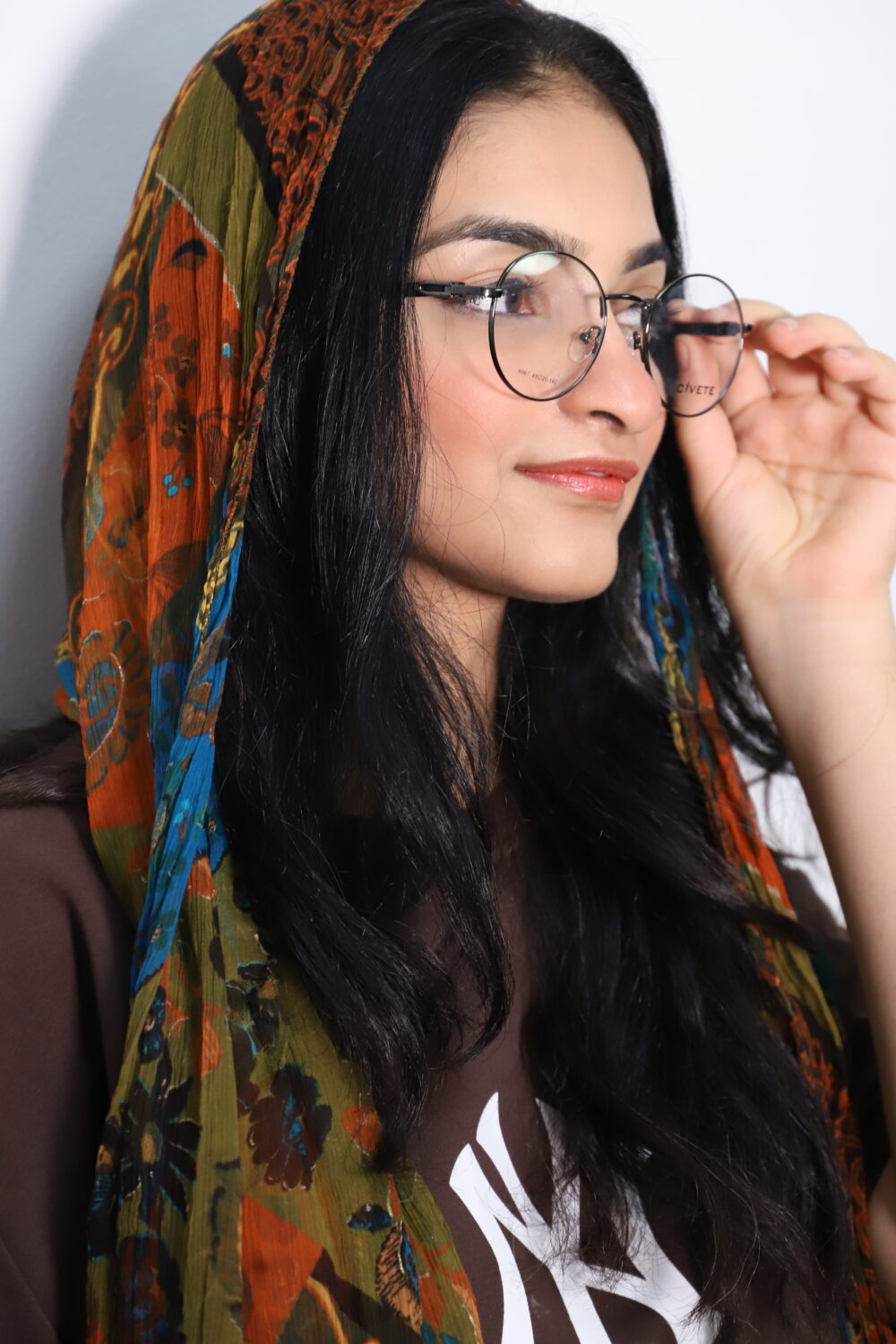 Minimalist Silver Square Eyeglasses - Image 3