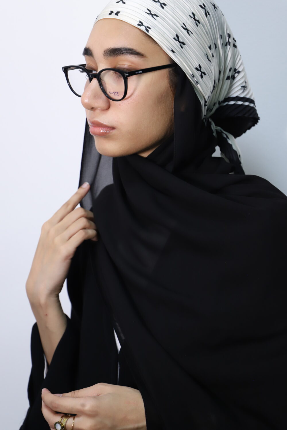 Unisex Brown Oval Eyeglasses - Image 4